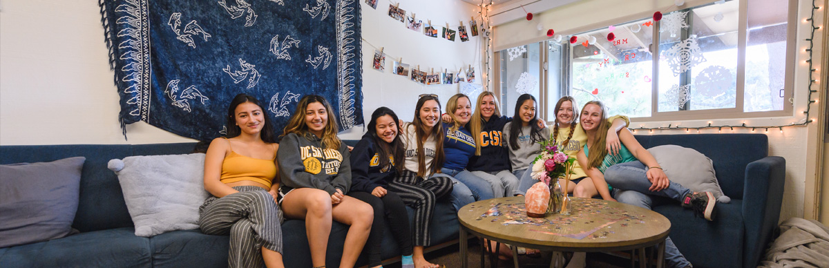 Photo of student girls moved into campus housing